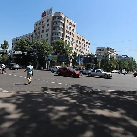 Nadezhda Apartments In Touristic Area, On The Dostyk Avenue 89 阿拉木图 外观 照片