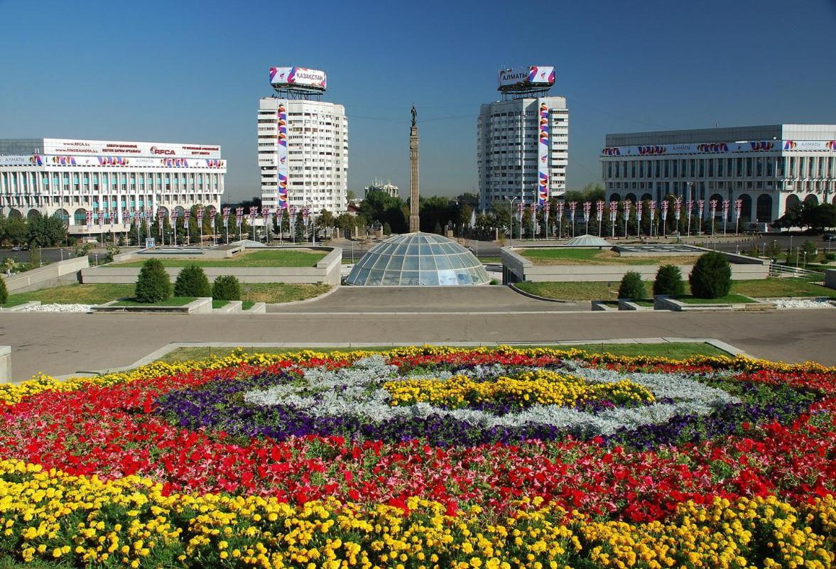 Apartment Nadezhda In Touristic Area, On The Dostyk Avenue 89 Almaty
