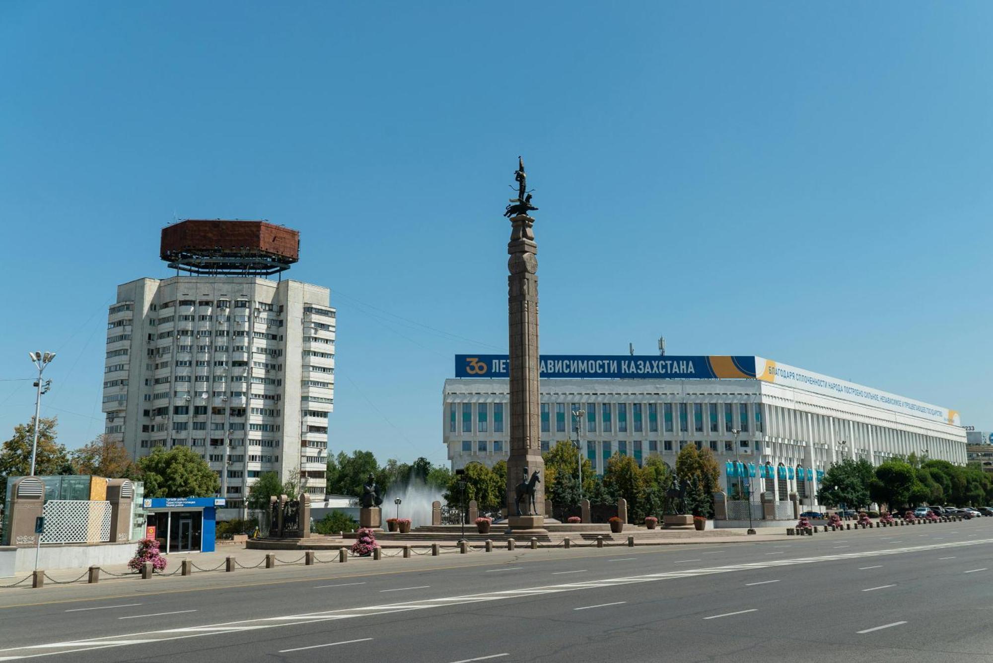 Apartment Nadezhda In Touristic Area, On The Dostyk Avenue 89 *