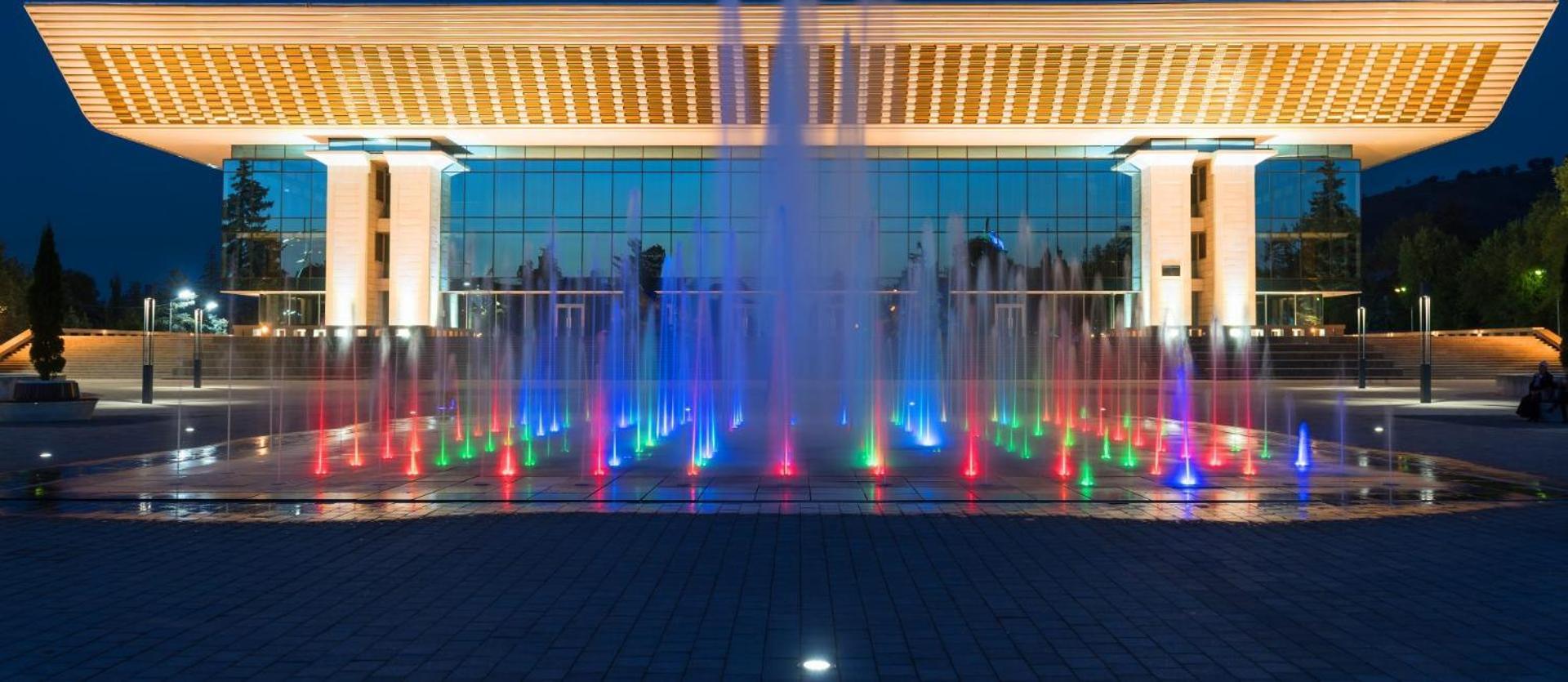 Apartment Nadezhda In Touristic Area, On The Dostyk Avenue 89