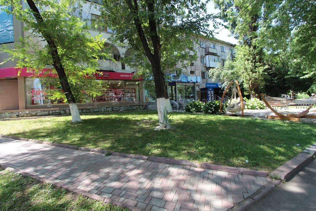 Apartment Nadezhda In Touristic Area, On The Dostyk Avenue 89