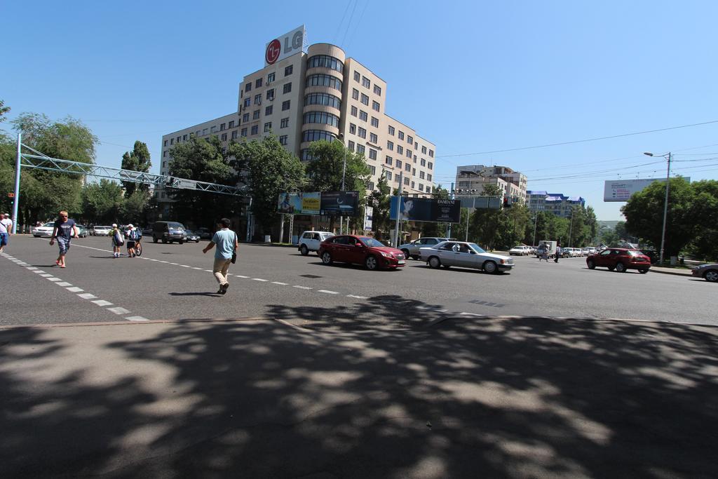 Nadezhda In Touristic Area, On The Dostyk Avenue 89 Almaty